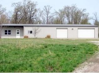 9777 Janis Ln, Neosho, MO 64850