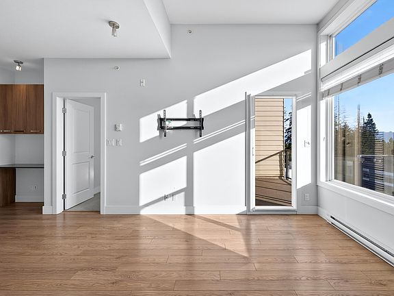 3rd image of 15956 86a Ave #430