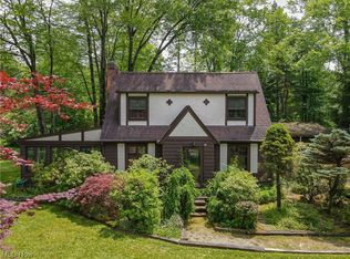 15799 Hemlock Rd, Chagrin Falls, OH 44022