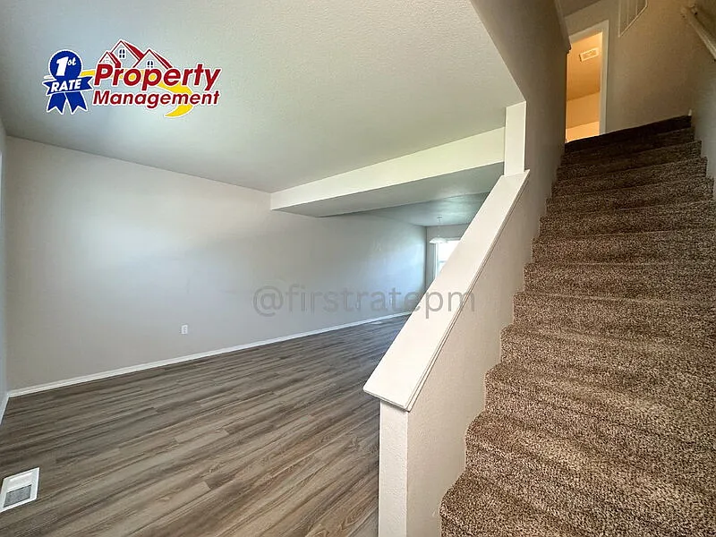 2 bed, 1.0 bath, 847 sqft, $1,445 — Photo 2