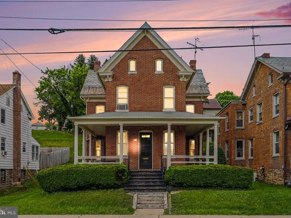 23 W George St, Yoe, PA 17313
