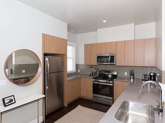 5th image of 2095 Market St #3D