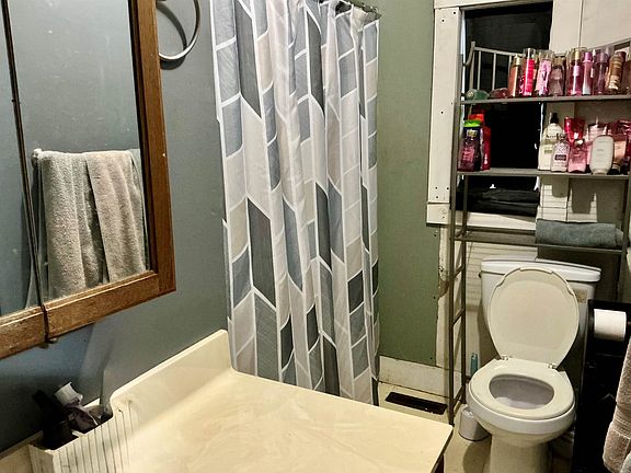 5th image of 340 Pleasant Street