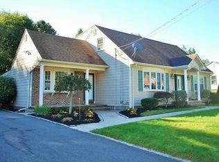 9 Green Dr, Dartmouth, MA 02747