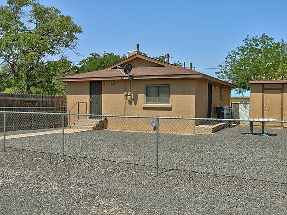 3rd image of 321 Wayne Rd NW