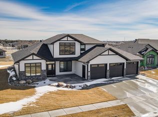6119 Crested Butte Rd, Bismarck, ND 58503