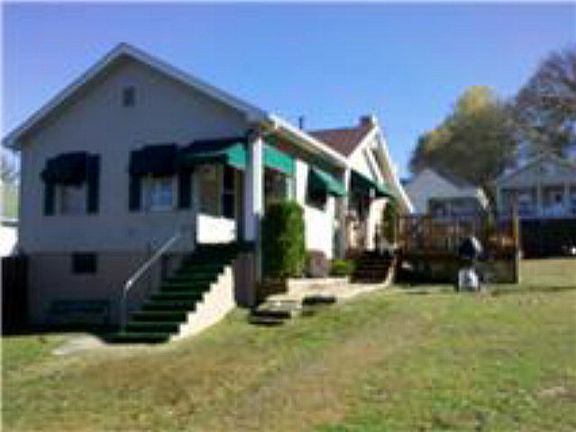 2nd image of 2707 Chestnut St