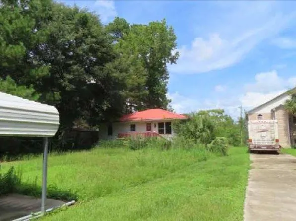 719 River Rd, Tabor City, NC 28463
