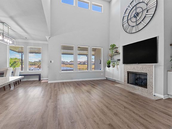 3rd image of 4509 Napa Way