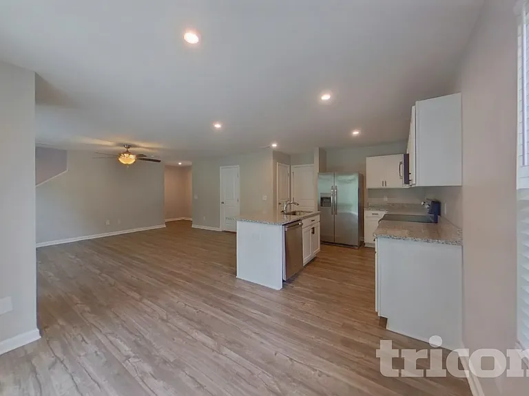 886 Purcell Dr — Photo 4