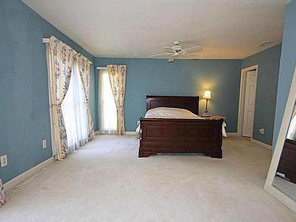 2nd image of 3749 Center Way #3749