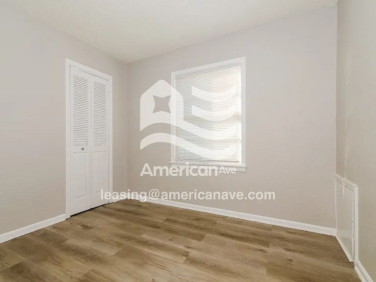 1692199_014_wm_-_bedroom_13184137.jpg