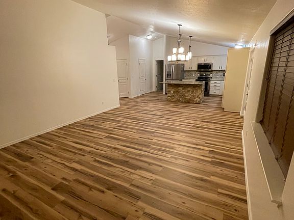 3rd image of 1324 Shaw St