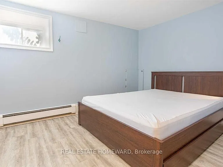 81 Sweetland Ave #LOWER — Photo 9