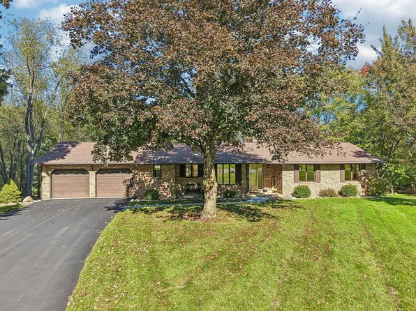 3055 Townsend St NW, Uniontown, OH 44685