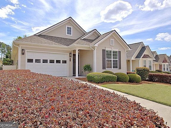 3rd image of 10 Hampshire Ln