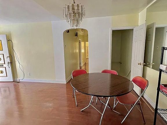 5th image of 8164 Lister St