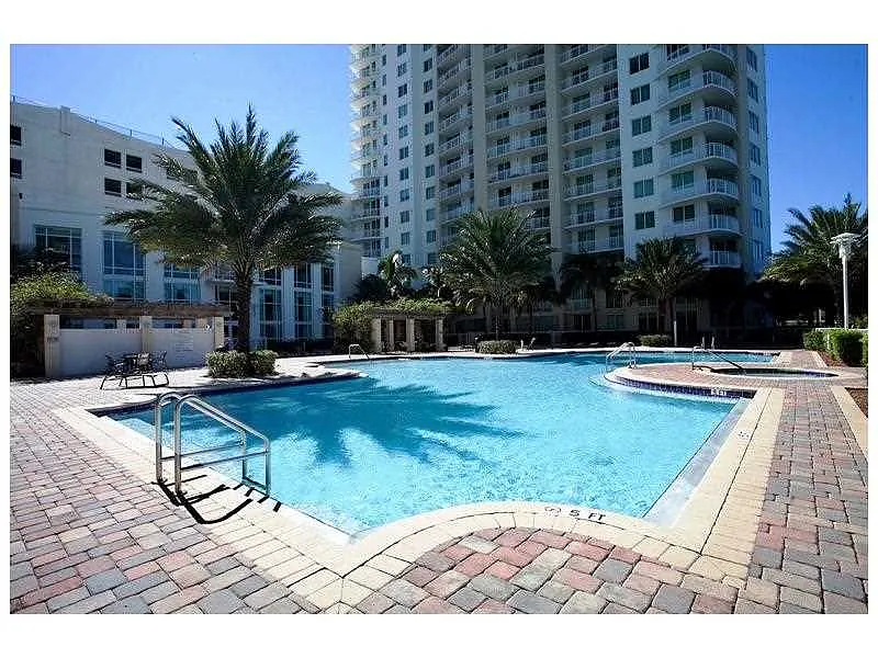 Building Photo - 1755 Hallandale Beach Blvd #140E