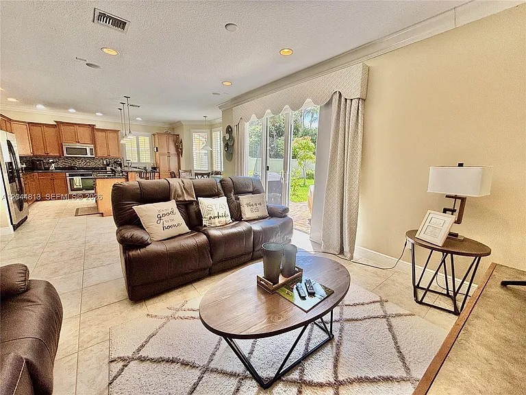 9109 Dupont Pl — Photo 14