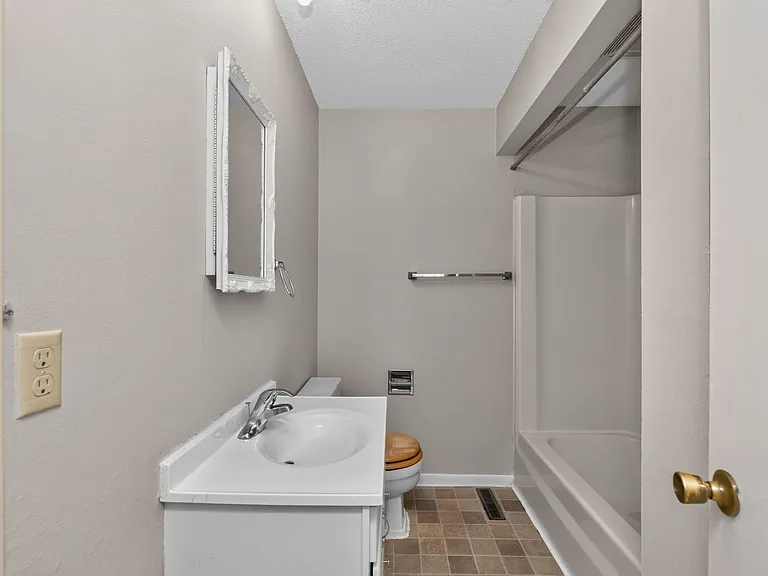 3439 SE 20th St — Photo 12