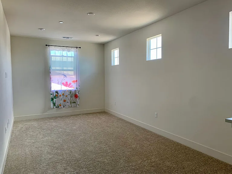 2050 Brighton Dr — Photo 24