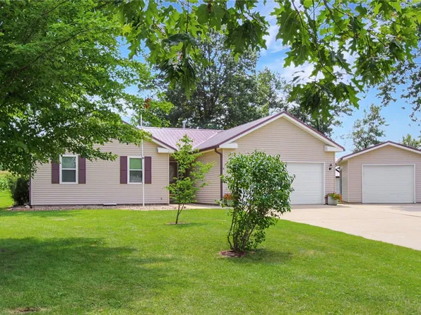 20 Carrollton Est, Mattoon, IL 61938