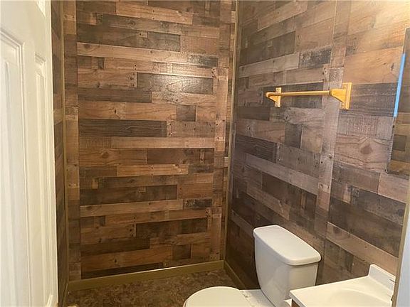 4th image of 705 Madewood Dr