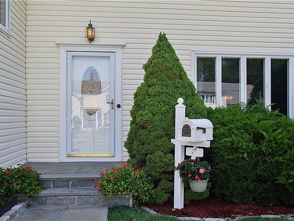 4th image of 7 Darcy Ln