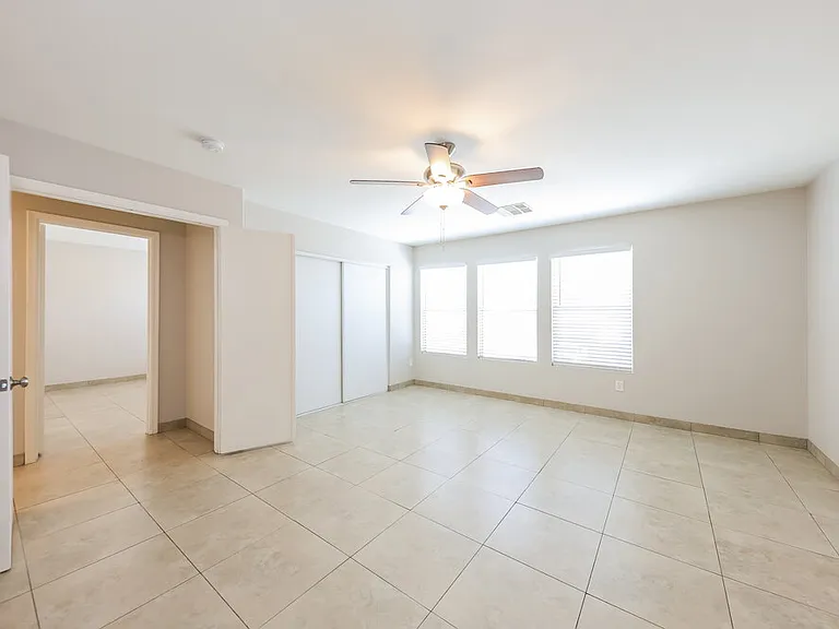 12209 W Flanagan St — Photo 11