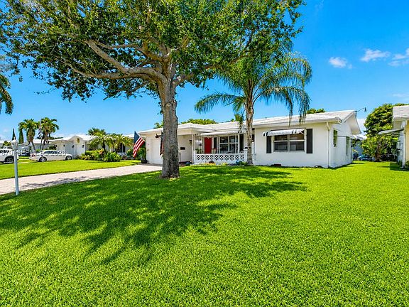 3rd image of 220 S Golf Blvd