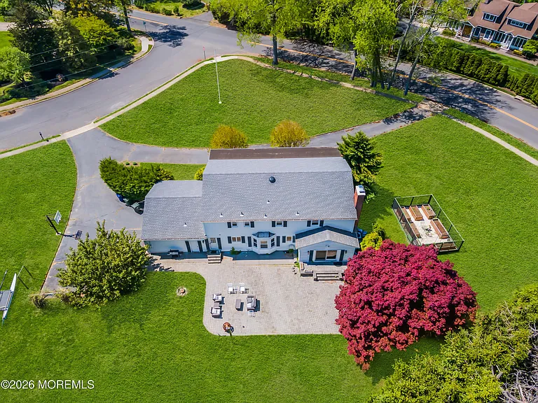 25 Surrey Ln — Photo 49