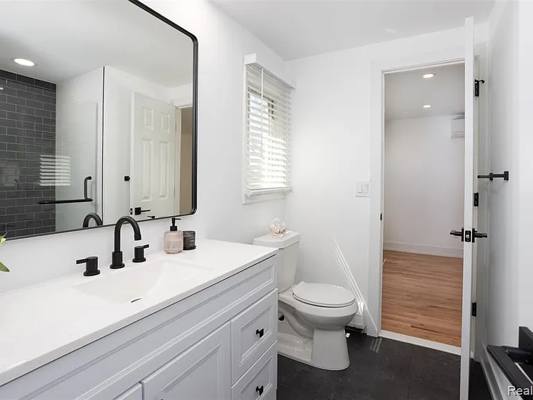 2862 Rossmoor Cir — Photo 38