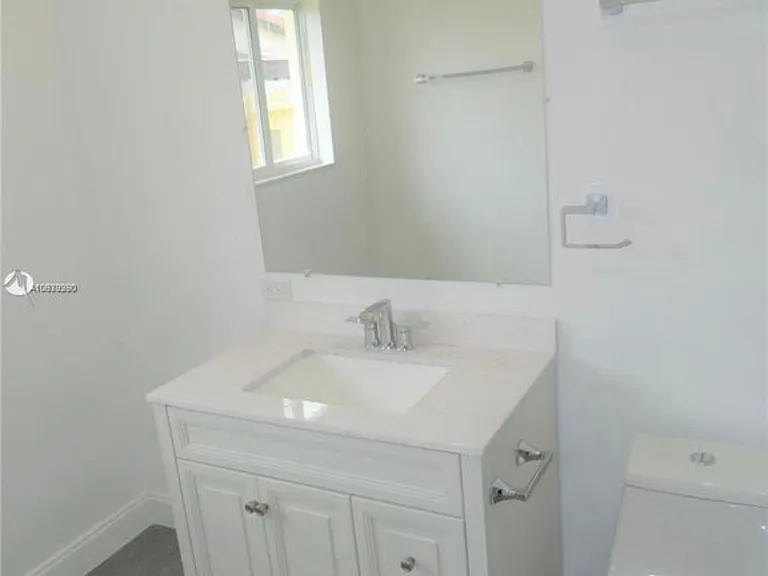 4600 SW 93rd Ct — Photo 11