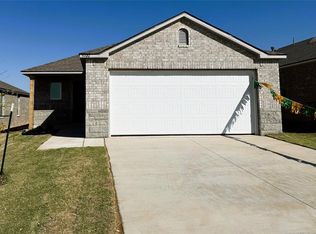 9700 Stallion Dr, Yukon, OK 73099