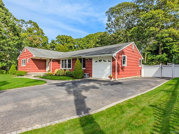 3rd image of 51 Beachfern Road