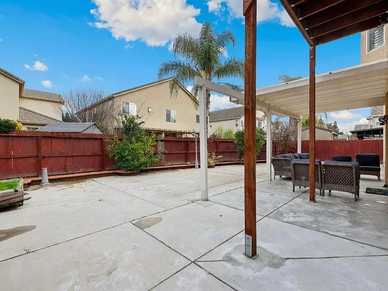 2090 Wisteria Pl — Photo 44