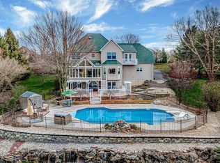 309 Greens Ridge Rd, Stewartsville, NJ 08886