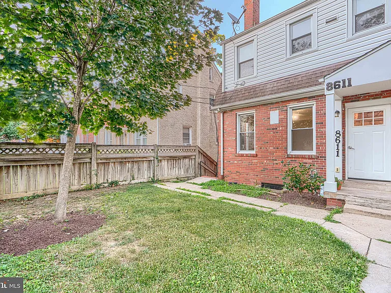 8611 Flower Ave #1 — Photo 2