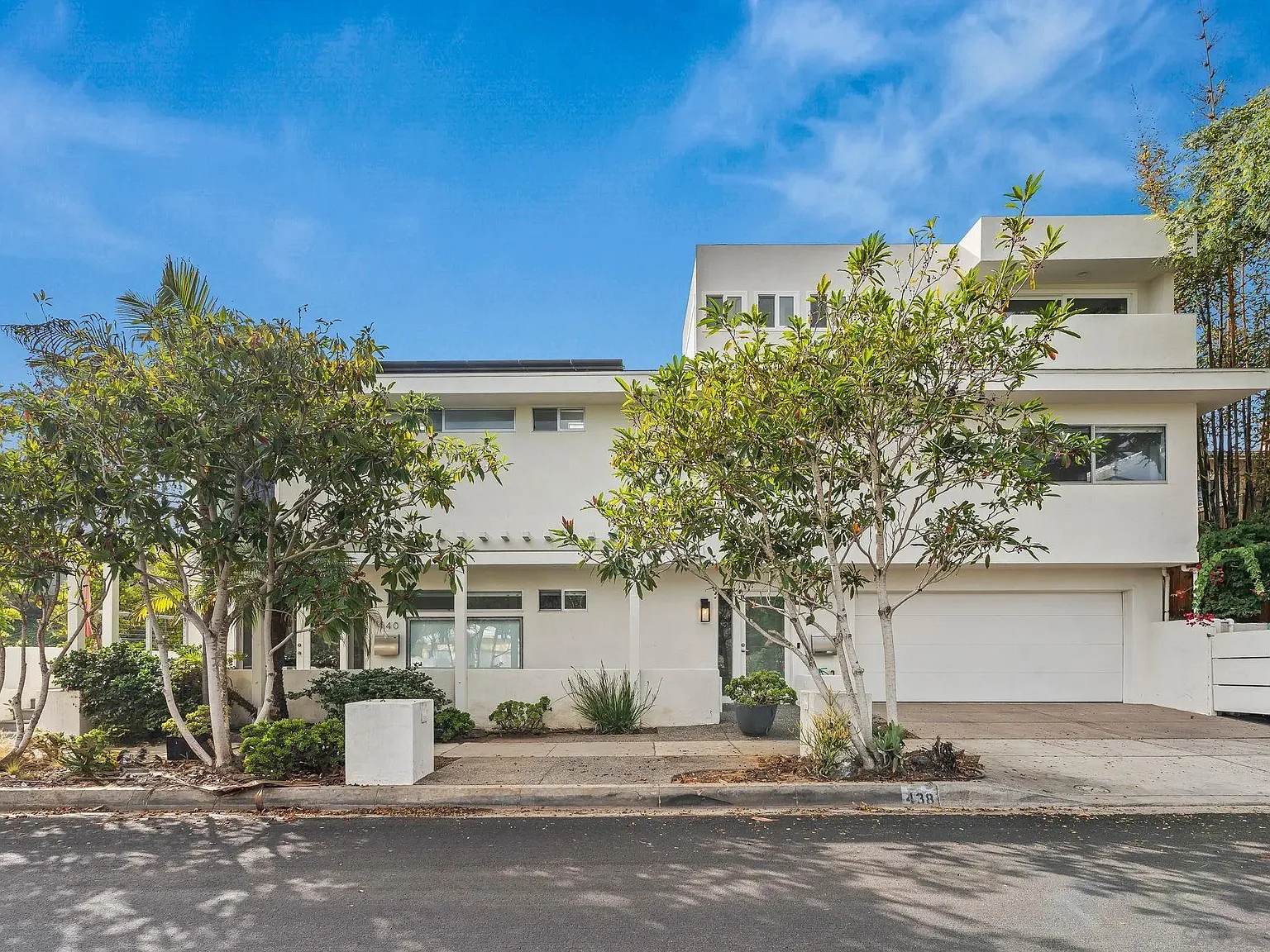 4 bed, 3.0 bath, 2342 sqft, $17,500 — Photo 1