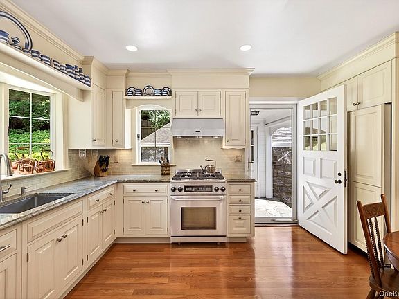 5th image of 33 Oliphant Avenue