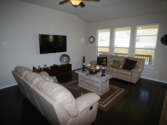 4th image of 3708 Rusack Dr