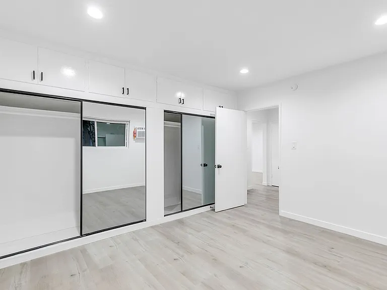 1138 Cardiff Avenue — Photo 10