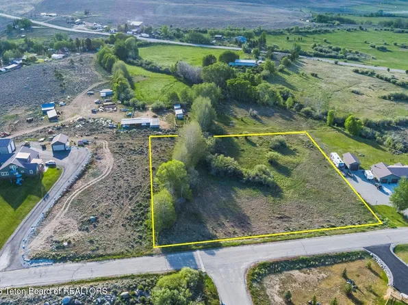 20 Arrowhead Ave, Pinedale, WY 82941