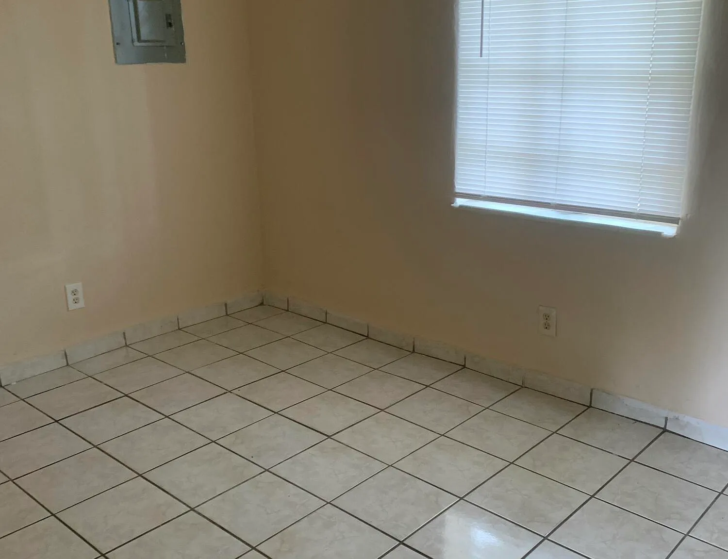 2 bed, 1.0 bath, 660 sqft, $1,500 — Photo 4