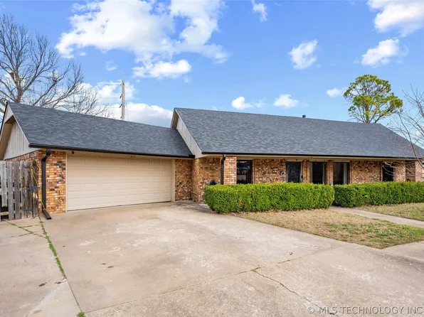 400 Trail Ct, Bartlesville, OK 74006