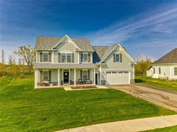 44 Brianna Ln, Hilton, NY 14468