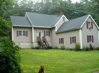 138 North St, Douglas, MA 01516