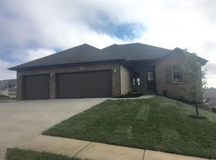 2108 N Williamsburg Ln, Ozark, MO 65721
