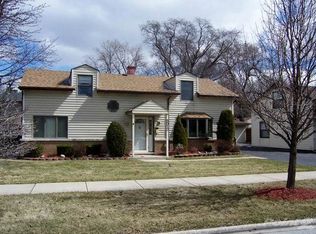 5012 Oak Center Dr, Oak Lawn, IL 60453