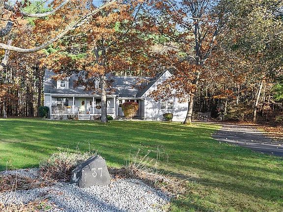 2nd image of 37 Metcalf Dr